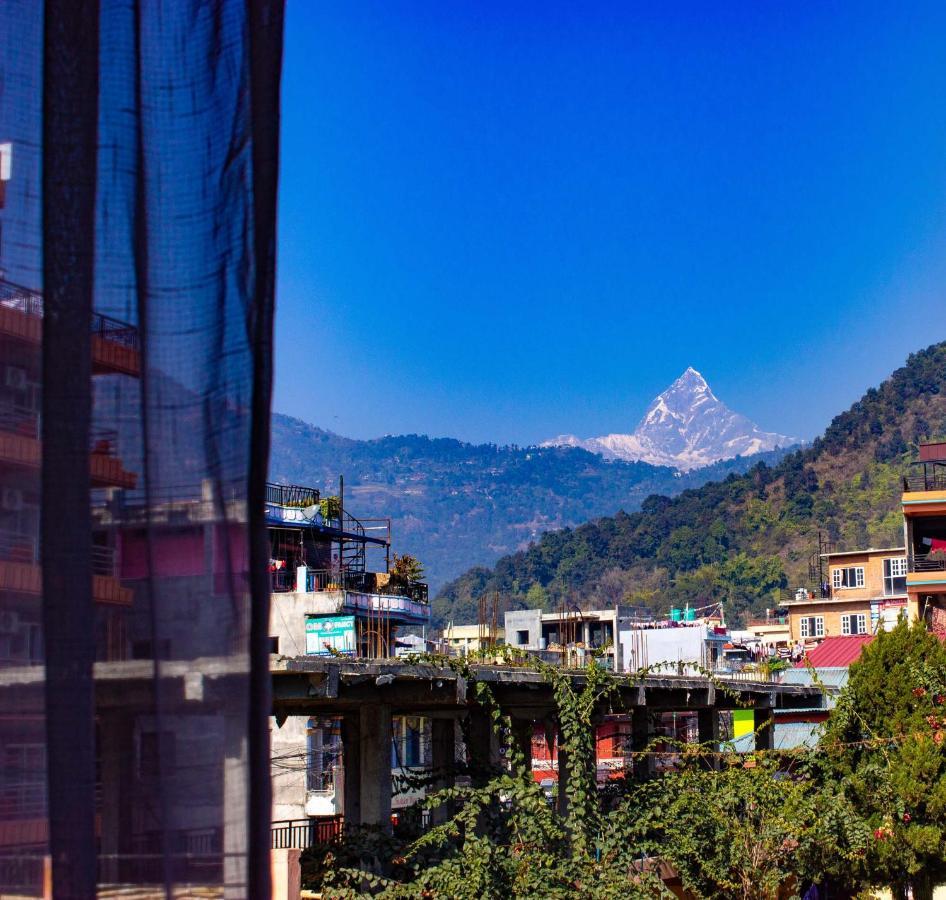 Hotel Silverline Pokhara Buitenkant foto