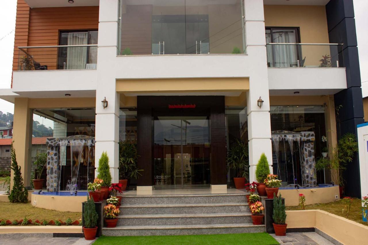 Hotel Silverline Pokhara Buitenkant foto