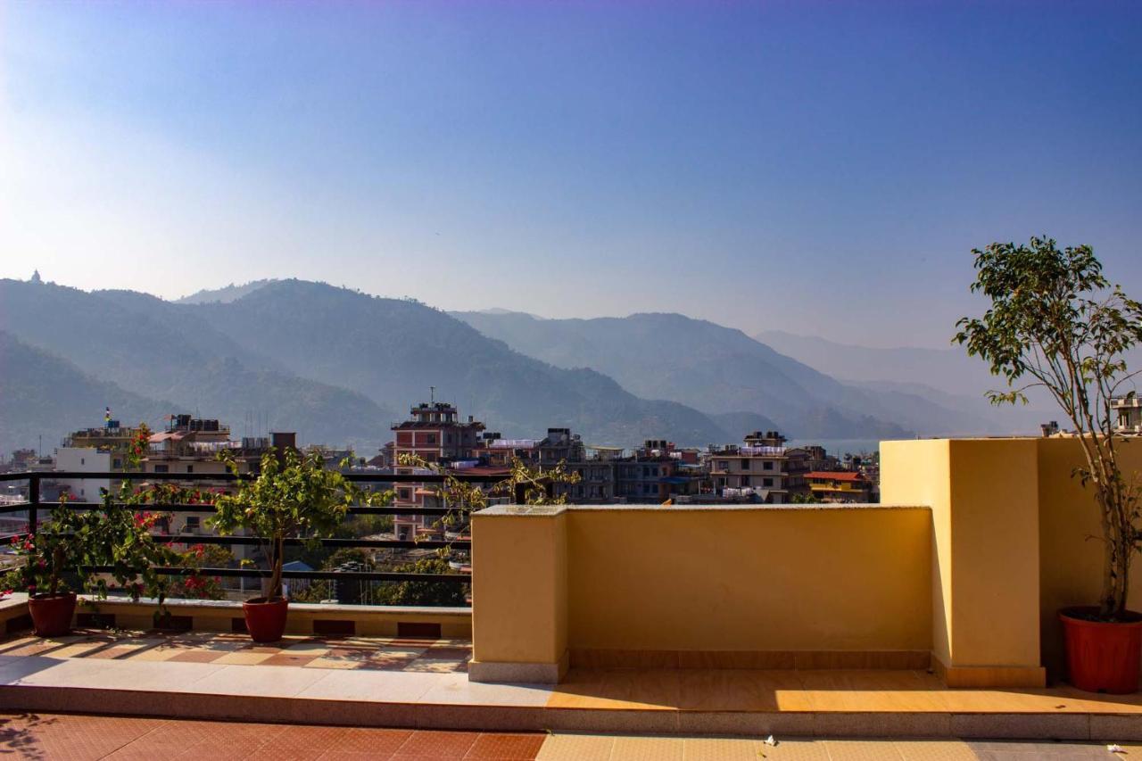 Hotel Silverline Pokhara Buitenkant foto