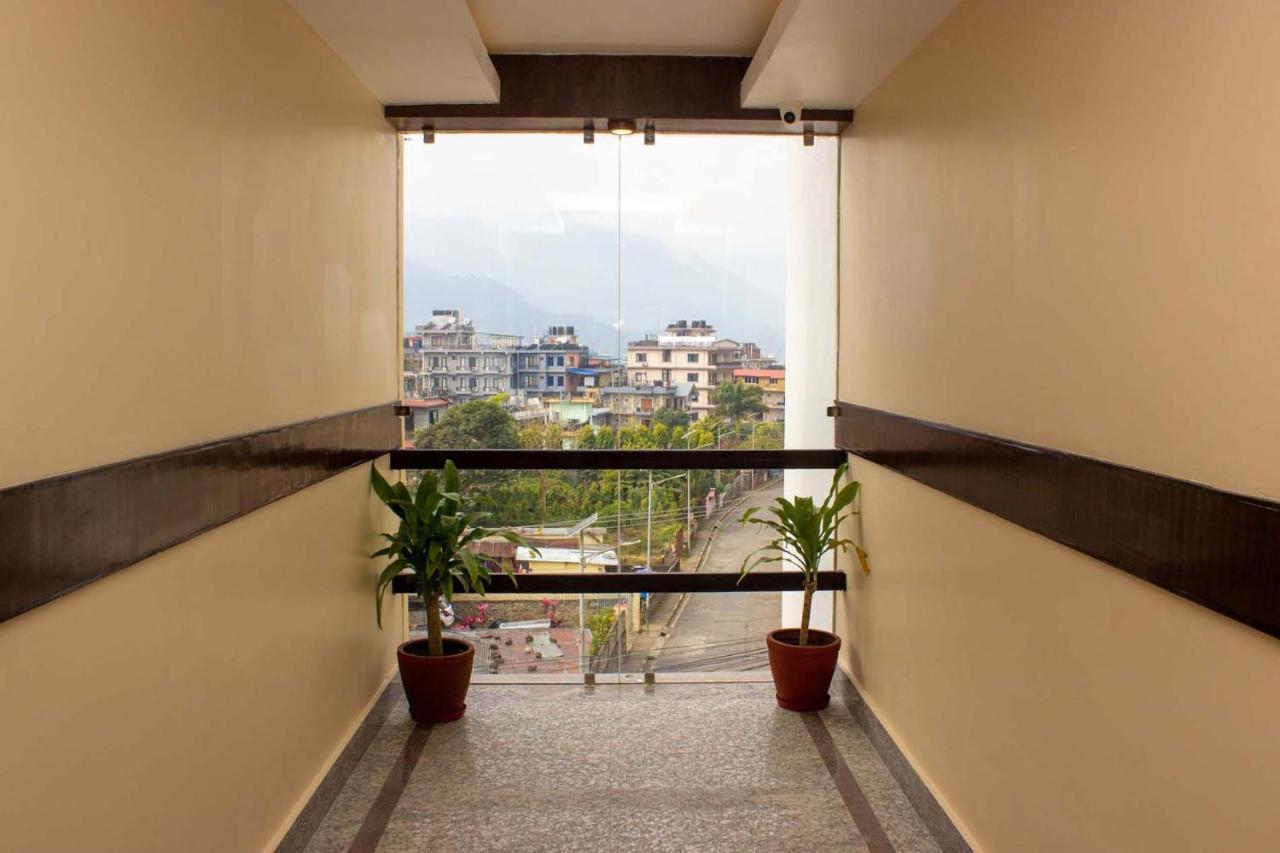 Hotel Silverline Pokhara Buitenkant foto